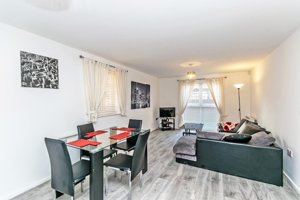 Racecourse Serviced Apartments