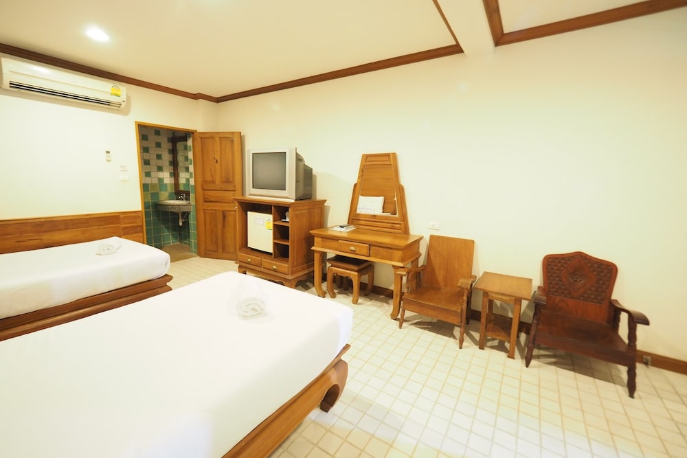 Fah Place Hotel