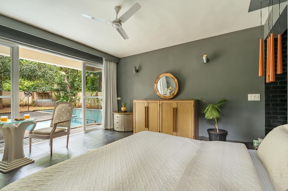 4BR w Pool in Morjim - Villa Corsa by Hireavilla