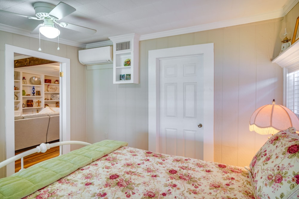 Lakefront Jonesville Cabin w/ Dock  Fire Pit! - Property Image 25