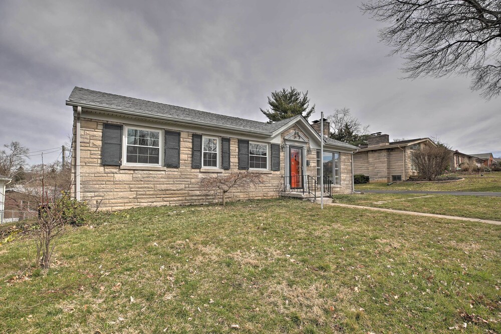 Lexington Vacations - Lexington Family Home  2 Miles to UK Campus! - Property Image 3