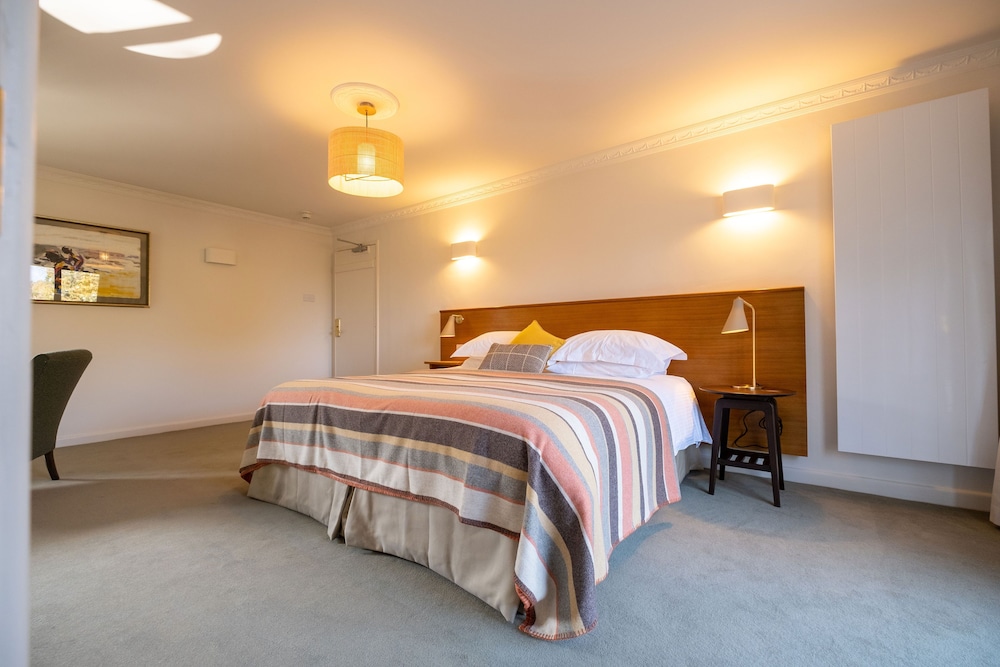 Falmouth Vacations - Hotel Meudon - Property Image 8
