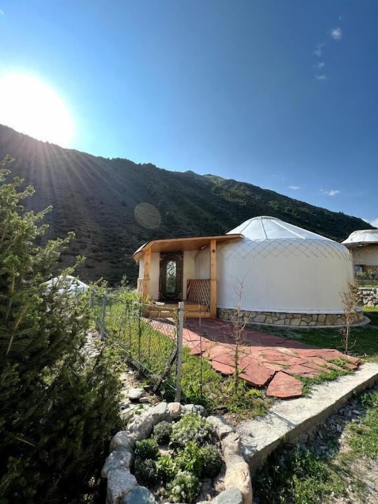 Rahmat Yurts