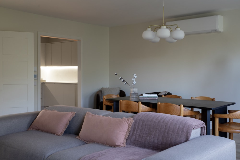 Gulaid House Knightsbridge by Bob W London
