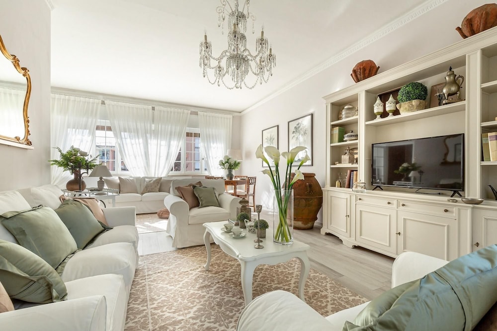 Villa Olivia in Lucca view 4