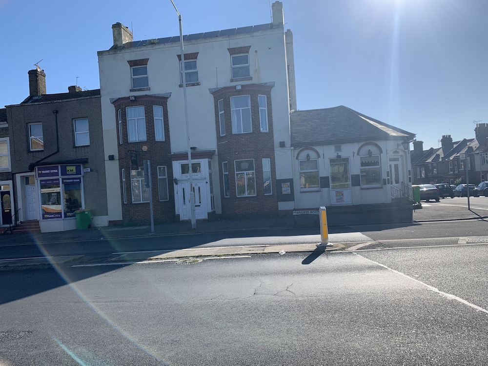 Ramsgate Vacations - The Little Tree Boutique BB - Property Image 12