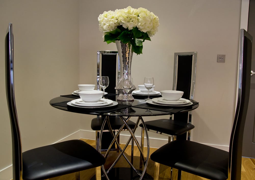 Icon Brentwood City Apartment