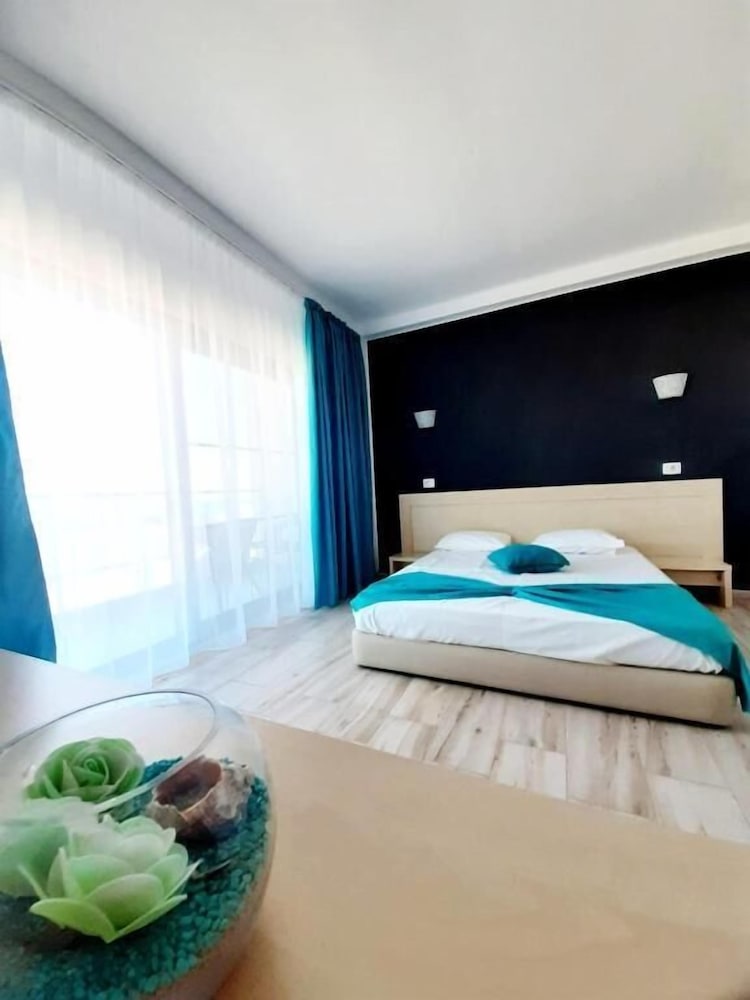 Ryanna Beach - Plaja Belona