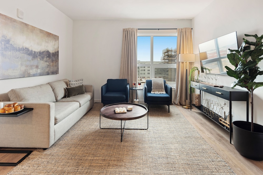 Luxury Apartments by Hyatus at Boston Everett