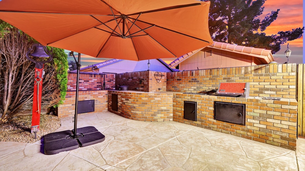 Amenities Galore! Outdoor Living & Lots of Games