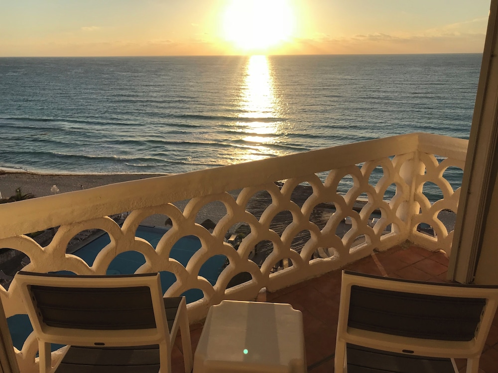 OvaCancun Apartments