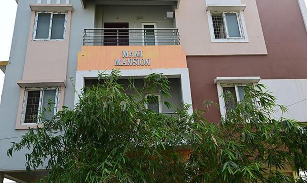 Fabhotel Coastal Inn view 2