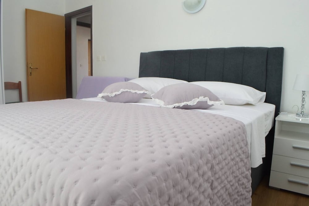 Charming Apartment Venilia Green view 4