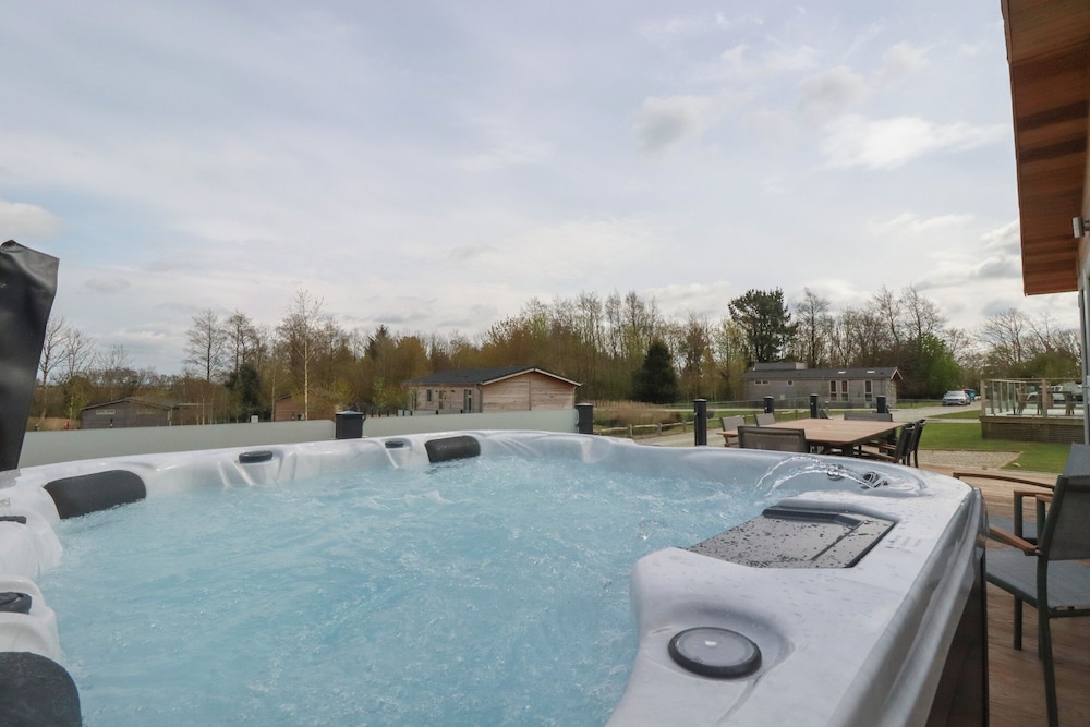 4 Meadow Retreat