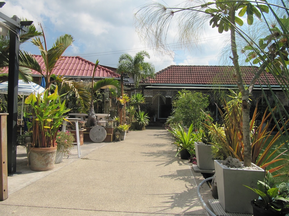 One D Homestay
