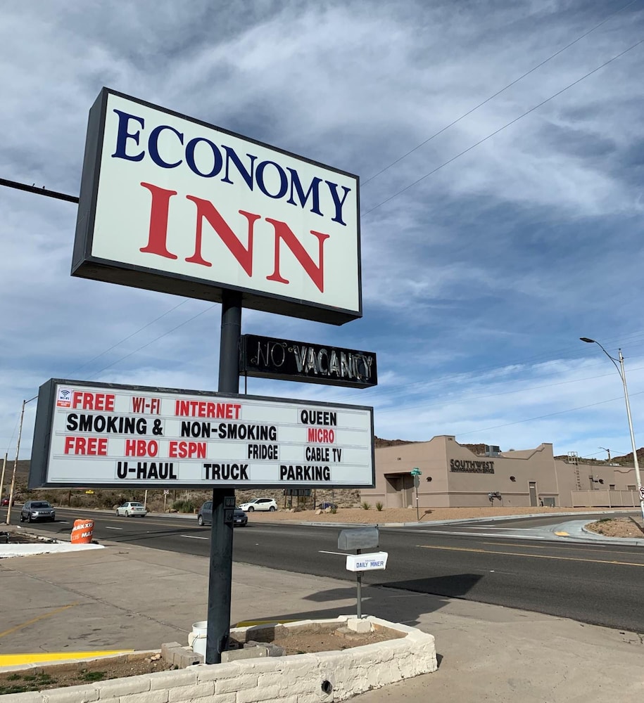 Kingman Vacations - Economy Inn - Property Image 2
