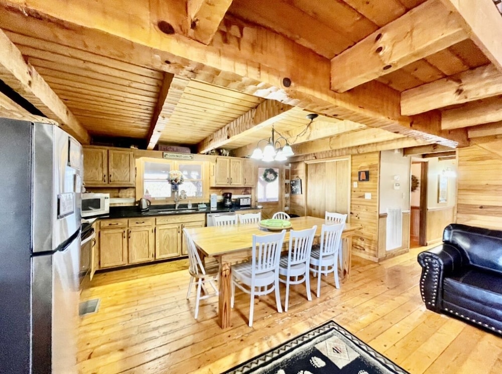 Olde Tyme Way Cabins 3526