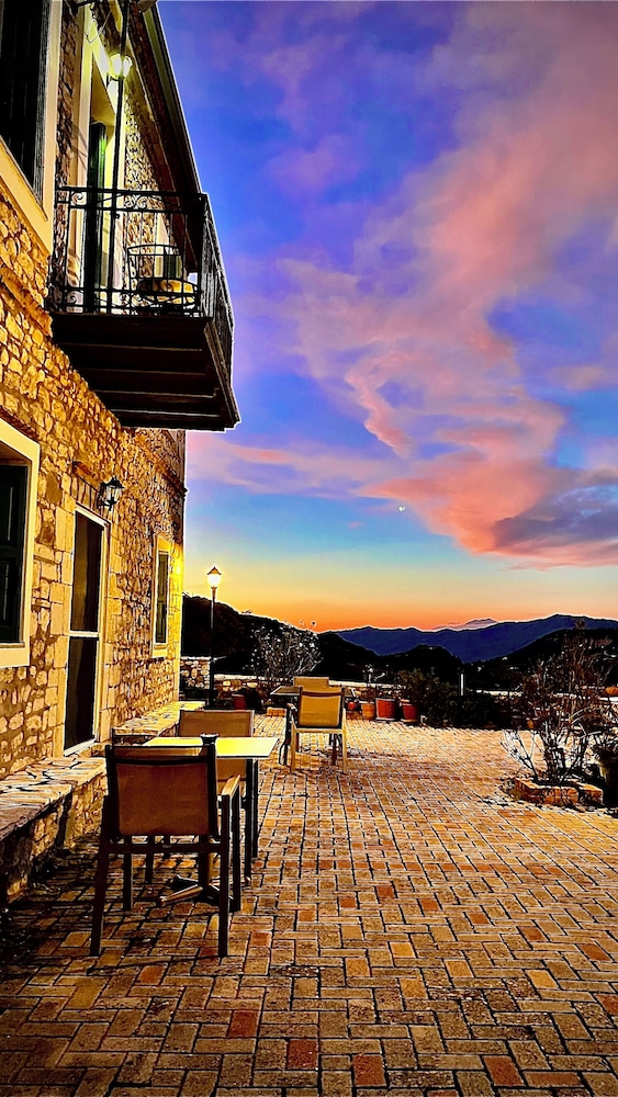 Gero-fotis Guesthouse - Upper Floor Superb View