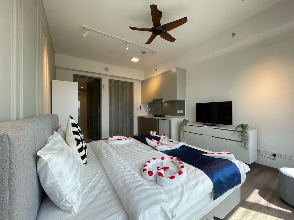 Agile Residence TRX by Isabella