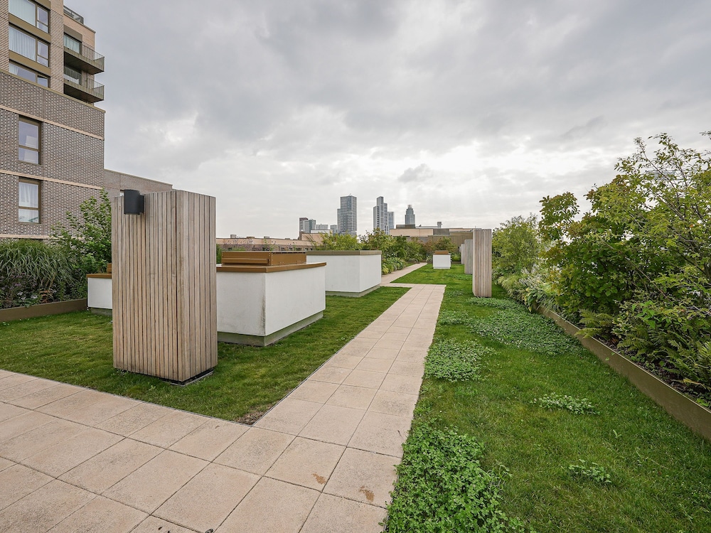 Central London Stay in Vauxhall With Balcony
