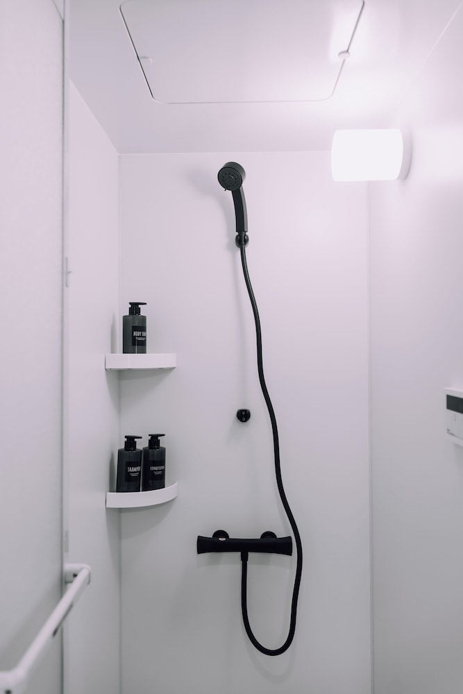 Minimalist Loft 1003