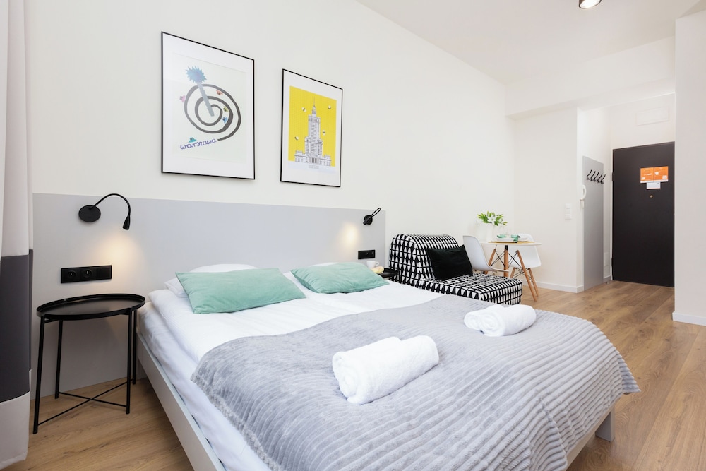Apartments Warsaw Gagarina by Renters view 4