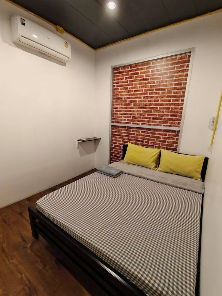 Near BKK Airport Hostel