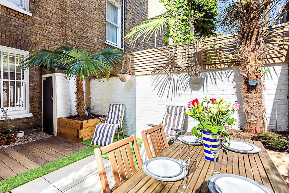 outdoor bbq area