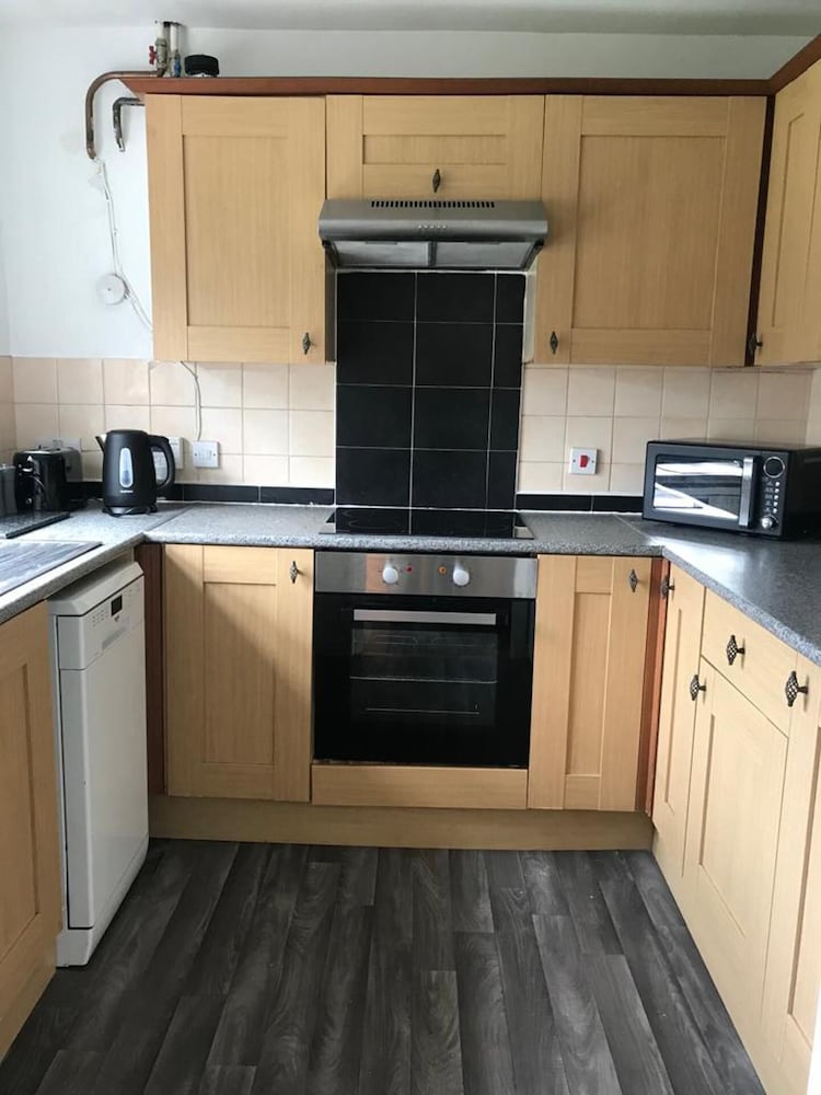 3 Bed House With Parking in Lighthorne Heath view 5