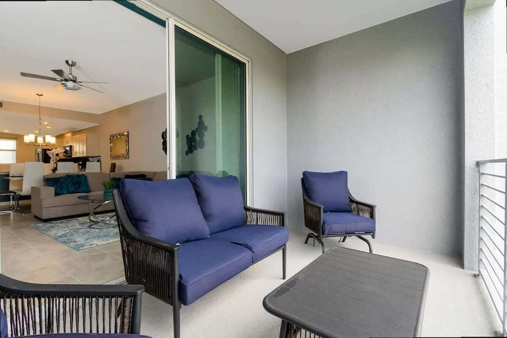 Lake View Resort Condo w Lazy River Near Disney