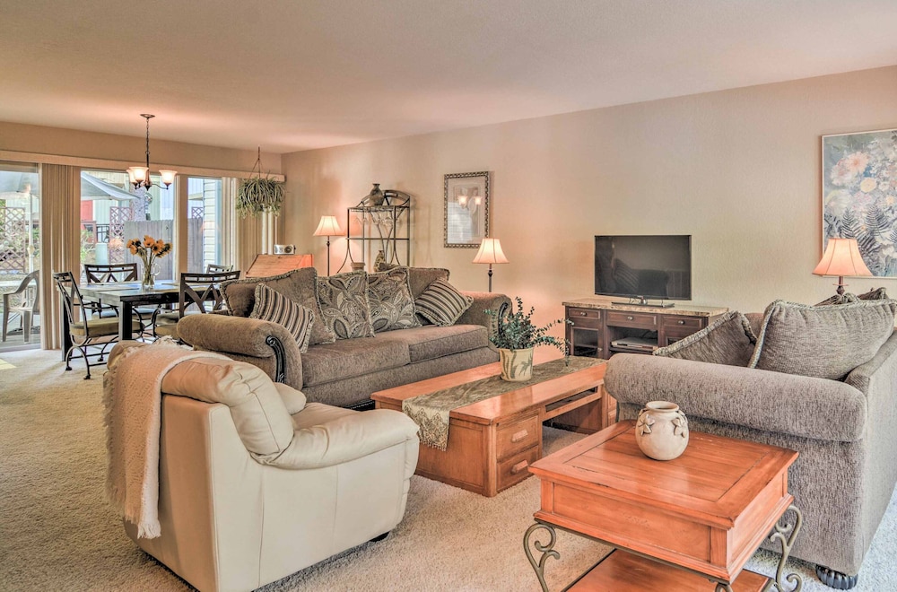Lakefront Townhome w/ View in Hot Springs Village! view 3