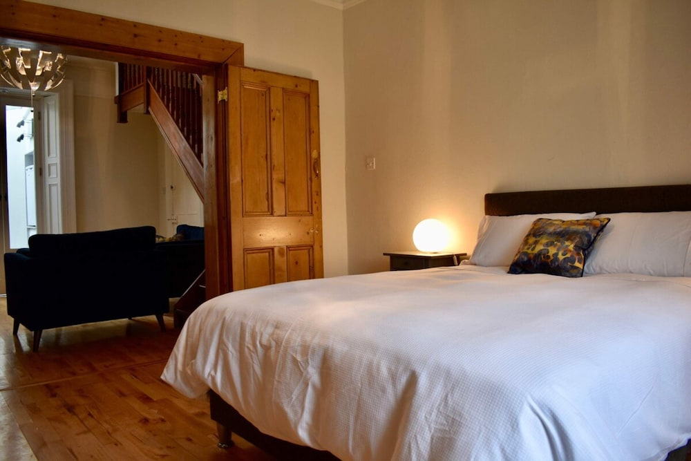 Modern 1 Bedroom Apartment Close to the Centre