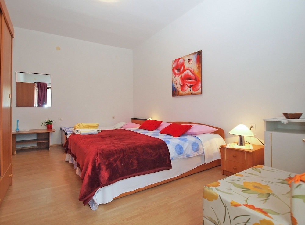 Apartment 1569