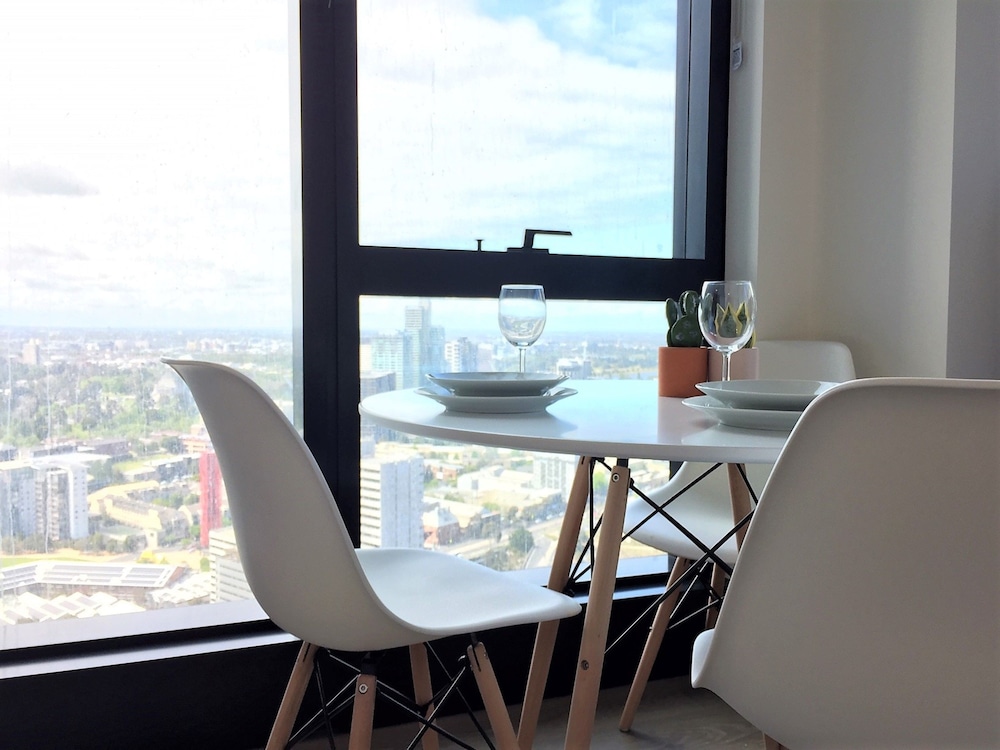 ReadySet Apartments on Southbank Boulevard