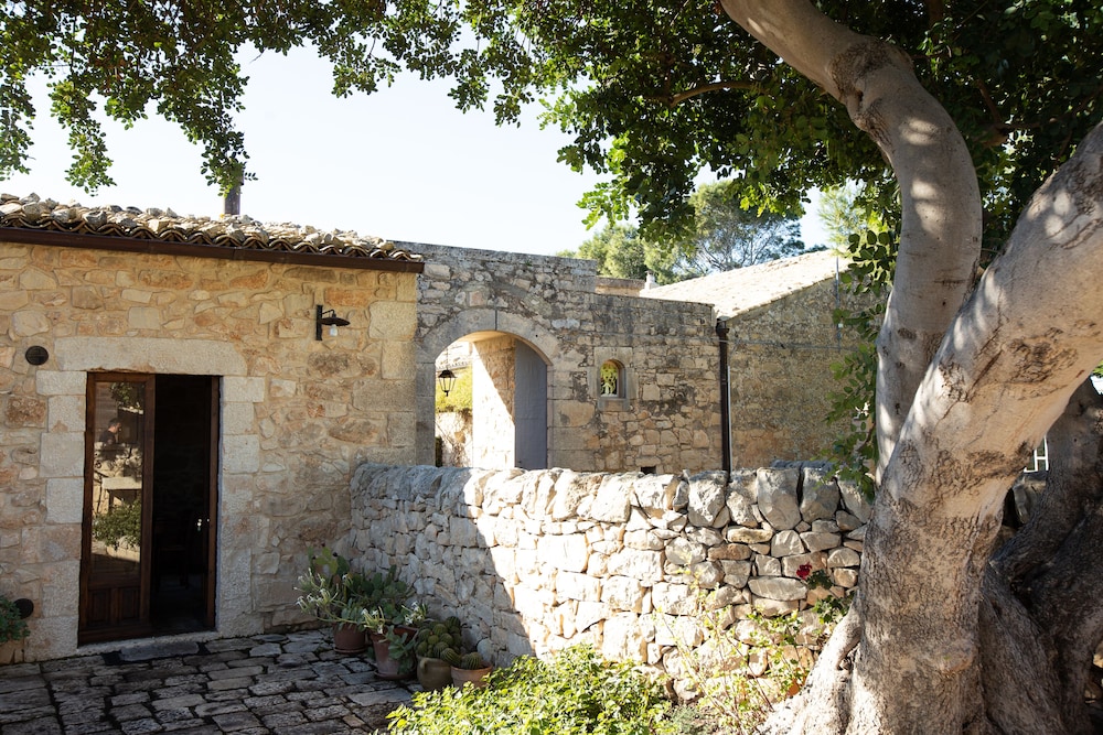 IzzHome Carrubo view 4