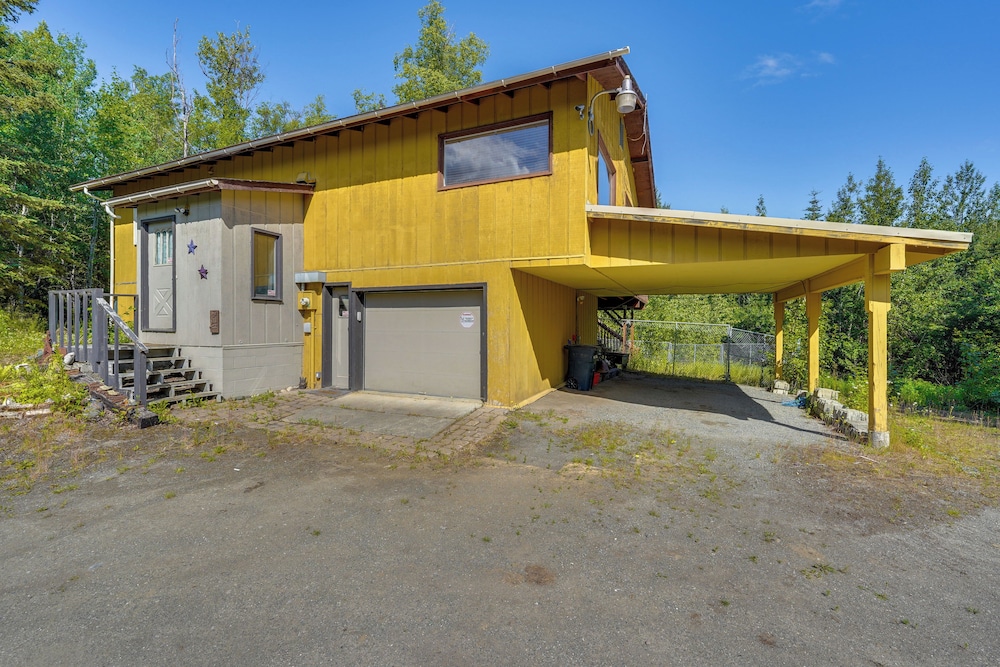 Explore Alaska: Woodsy Home w/ Deck in Palmer