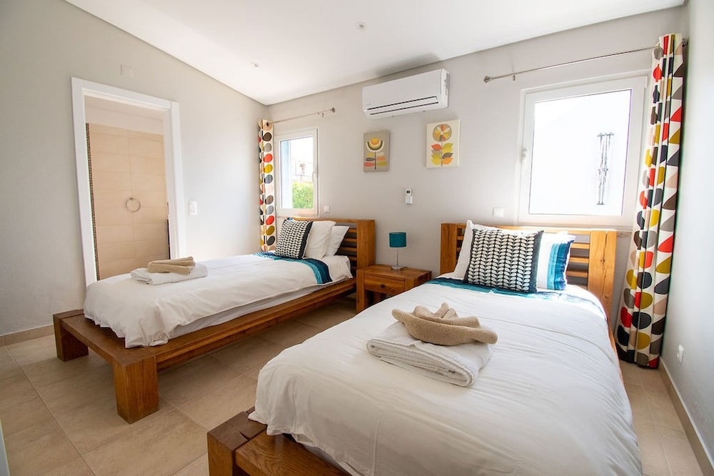 Casa Ana Superbly Renovated With Heated Private