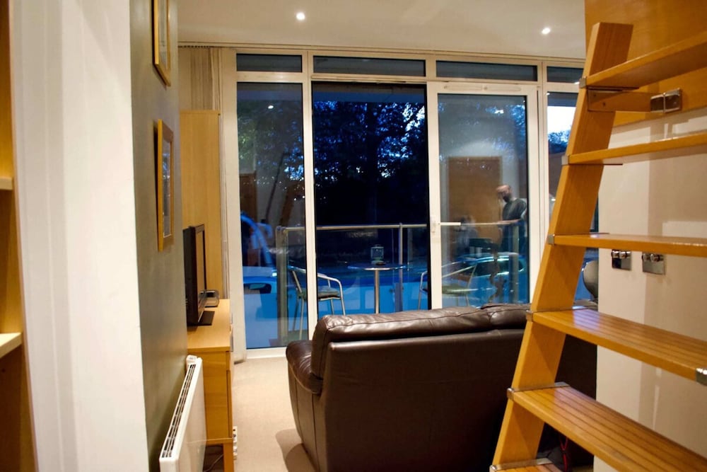 Minimal Studio With Views Over Battersea Park