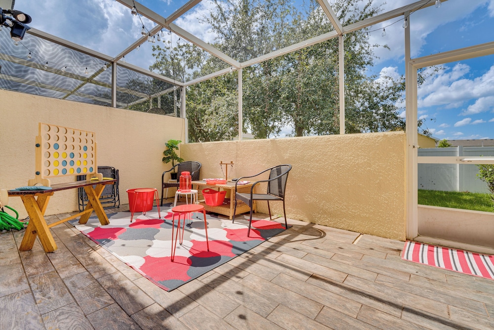 10 Mi to Disney World: Townhome w/ Community Pool!