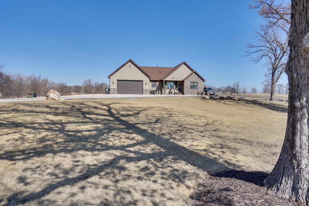 10-acre Plot: Peaceful Getaway in Webster!