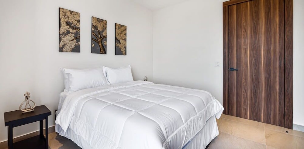 Equipped 3BR House - Pool - Gym - 5 min to Beach