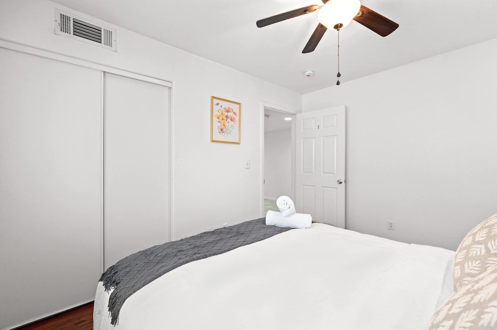 Near USC Dtla Spacious Private Bedroom 1