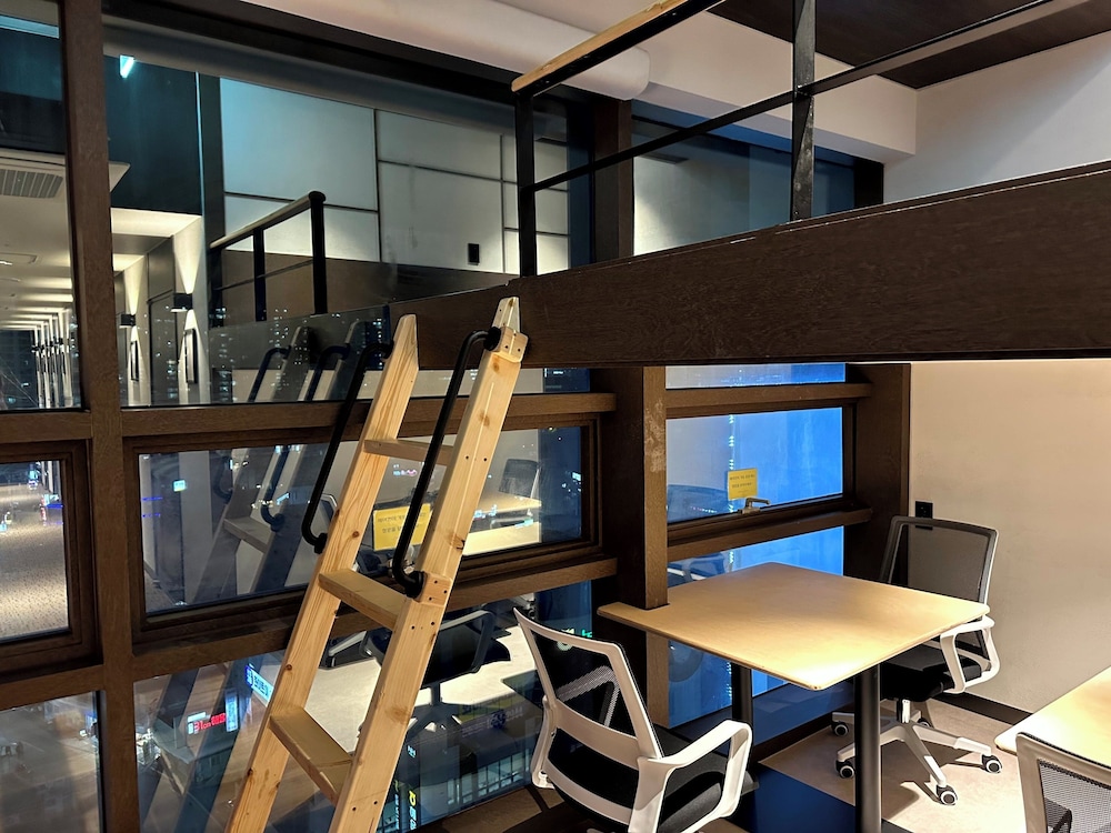 Nomad Live Hostel