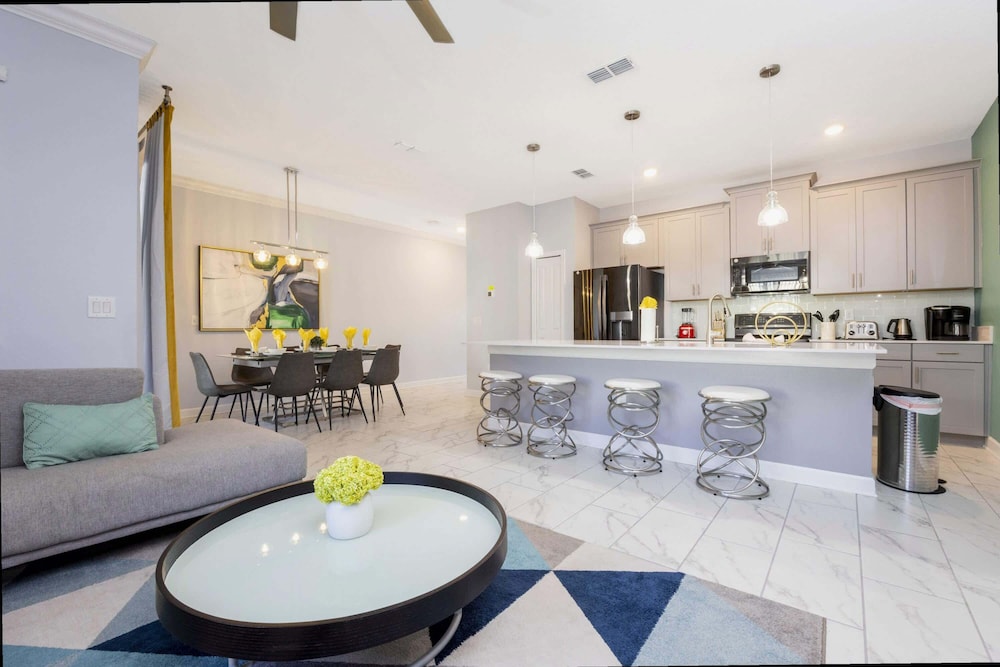 Stunning 4Bd Near Disney w Pool Storey Lake 4369