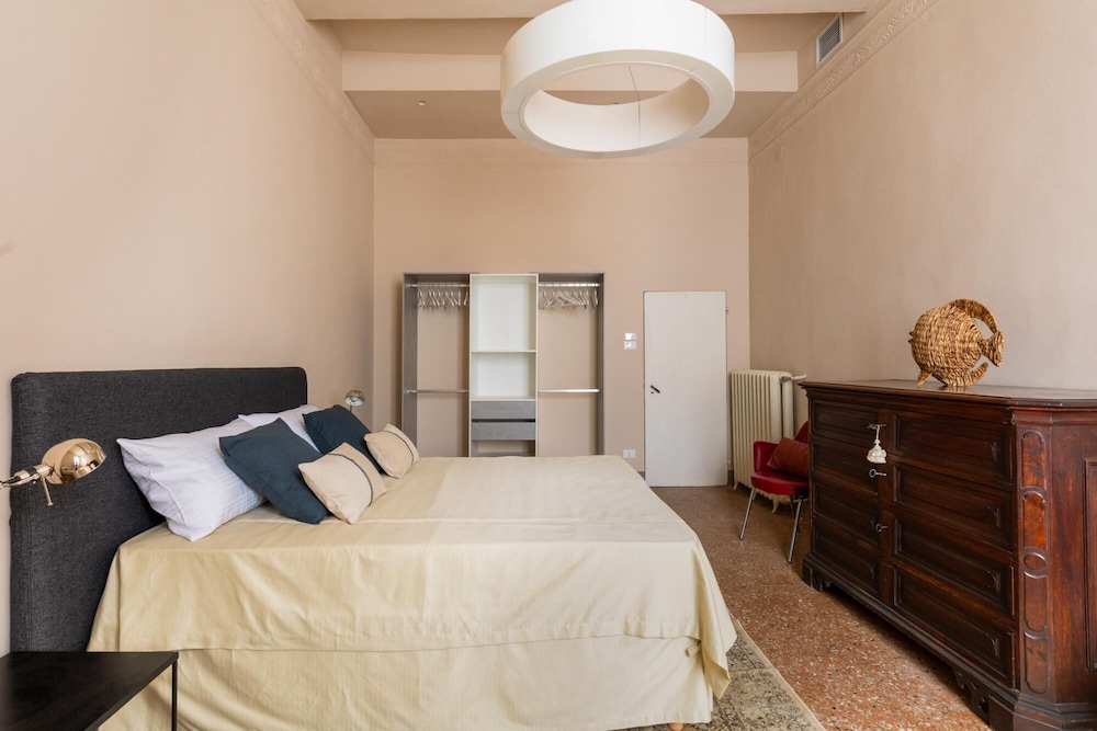 Via D Azeglio 37 - Casa Dell Auriga