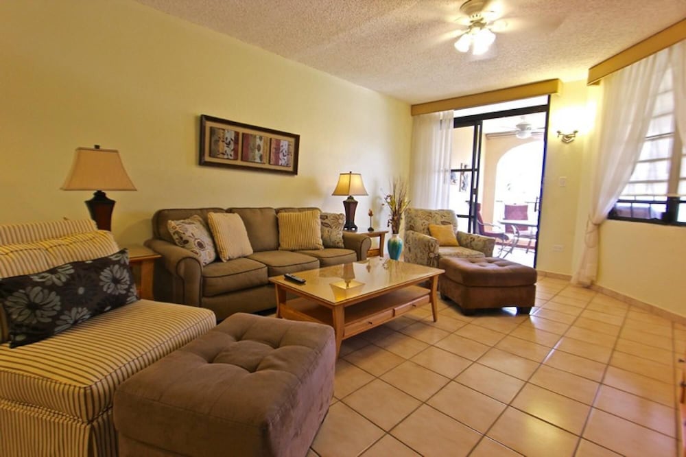 Sea Haven Serenity Villa in Crescent Beach Cb219 view 5