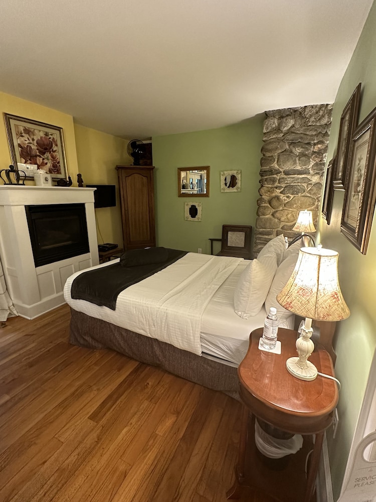 Buttermilk Falls Inn - Property Image 30