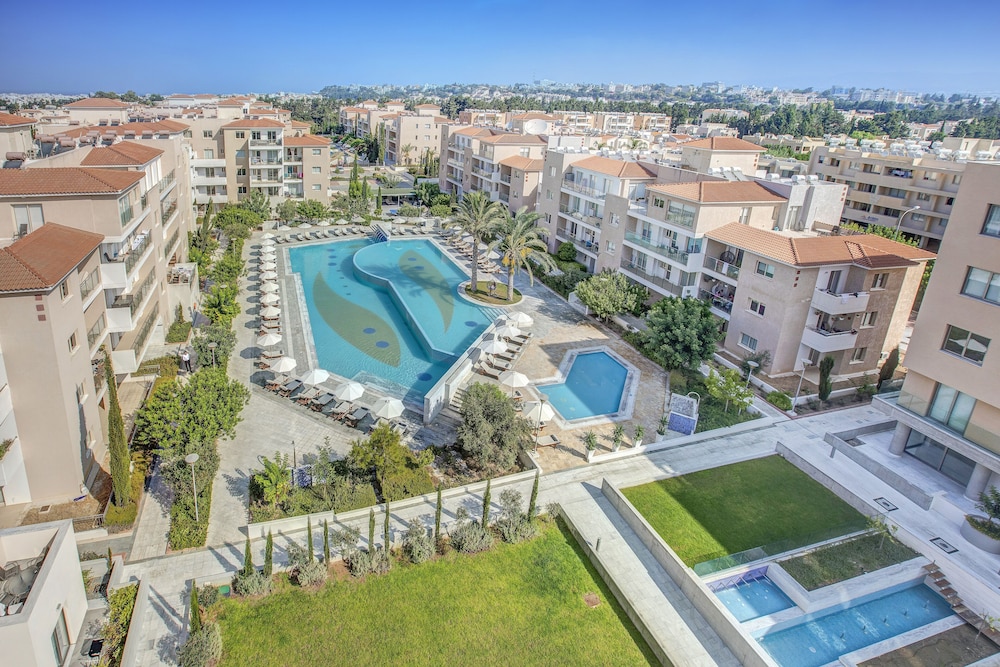 Paphos Vacations - Elysia Park - Property Image 1
