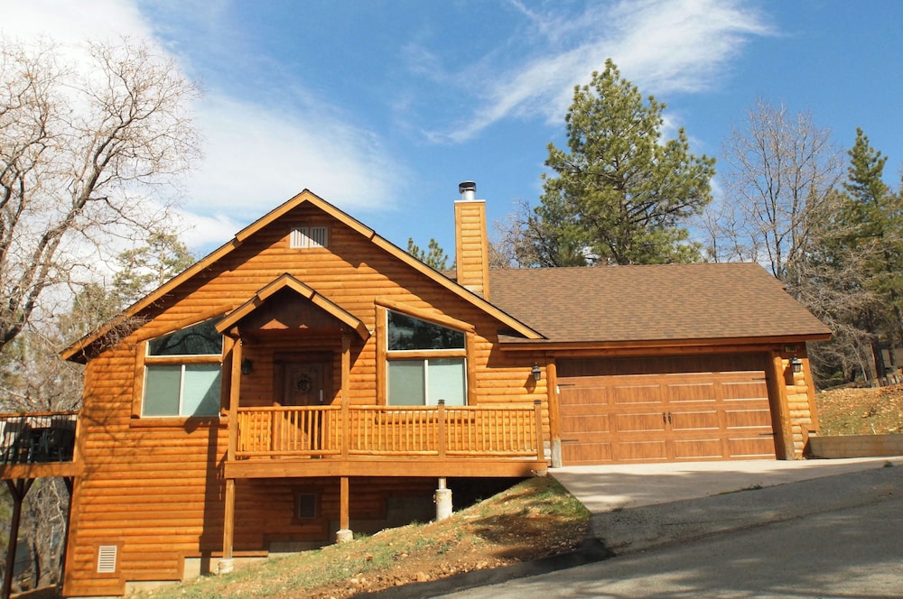 Acorn Cabin