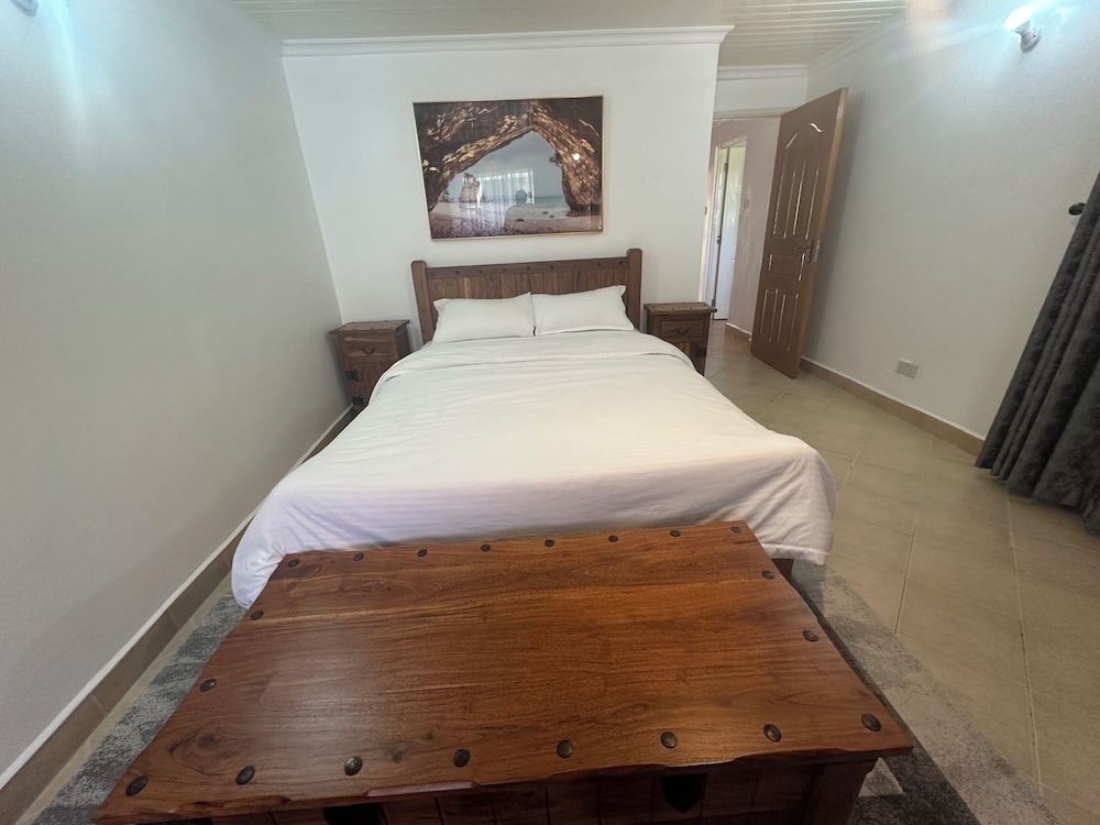 Lux Suites Greenpark Getaway Bungalows